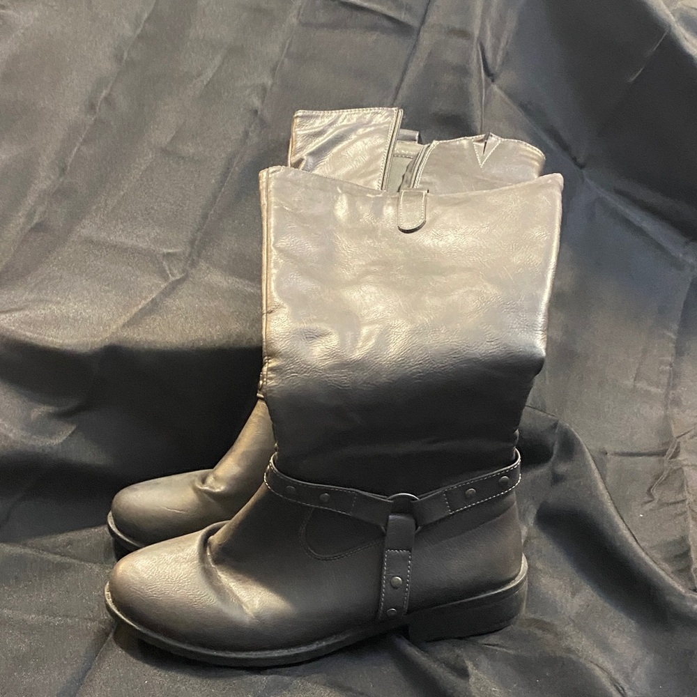 Women’s Mid-Calf Harness Boots
